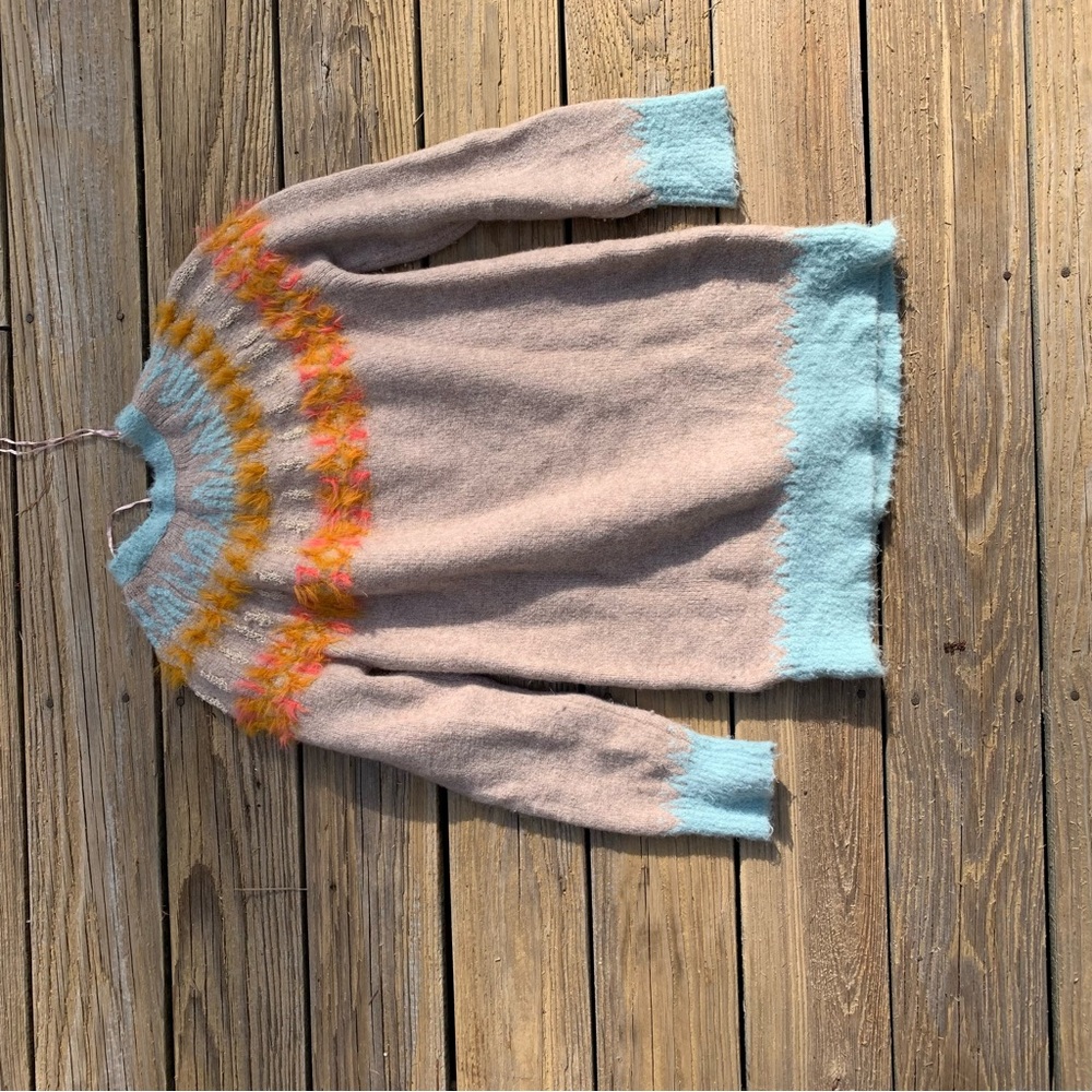 Sweater - Picture 4 of 5